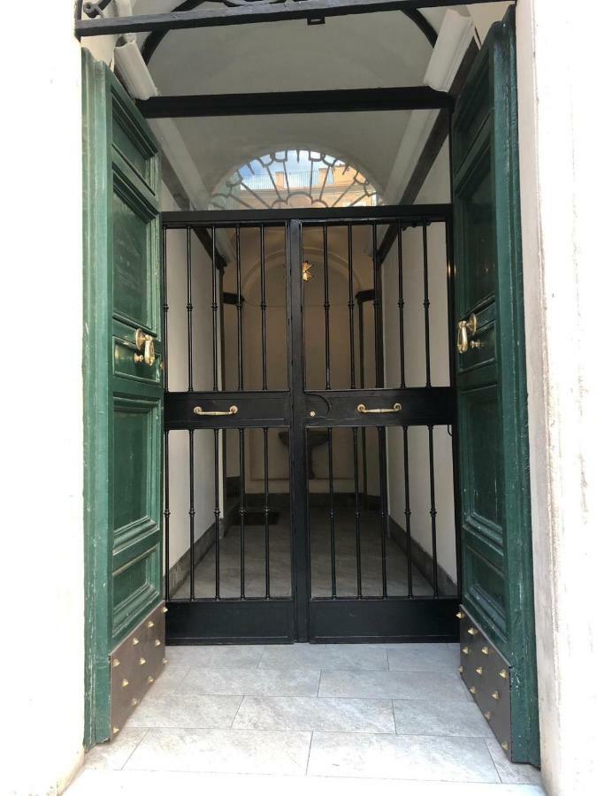 Pantheon Luxury Suite ローマ エクステリア 写真